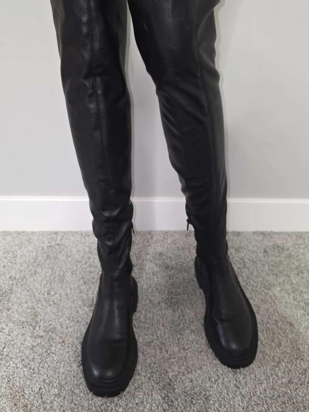 Zara sleek over